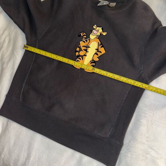 Disney Store Vintage Unisex Dark Gray Tigger Crew Sweatshirt Small GUC - Picture 10 of 13
